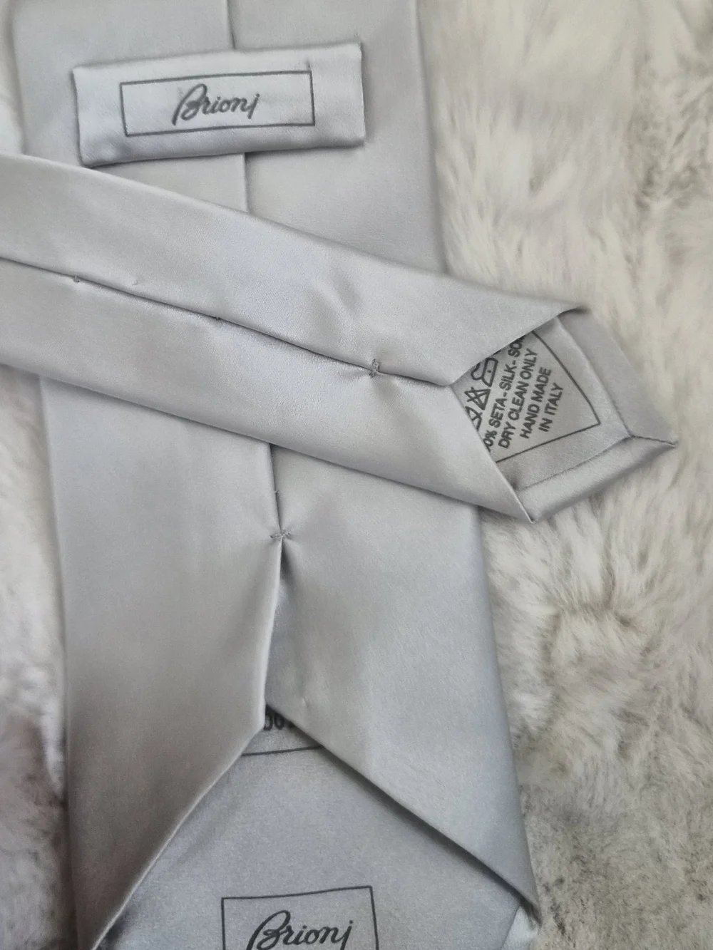 Luxury Brioni Italy 100% Silk Silver Gray Designer Necktie Mens Classic Elegant